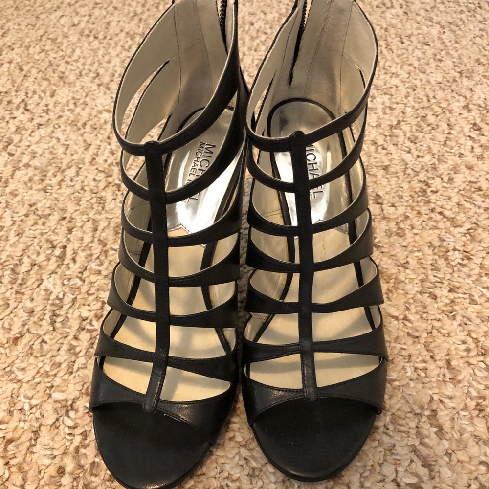 Michael Kors black leather straps heal